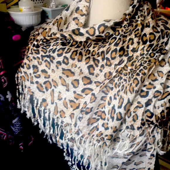 Pashmina Shawl leopard print - Picture 6 of 8